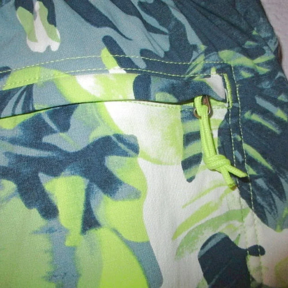 The North Face Men's Size XL Swim Trunks Floral Camo Green 7